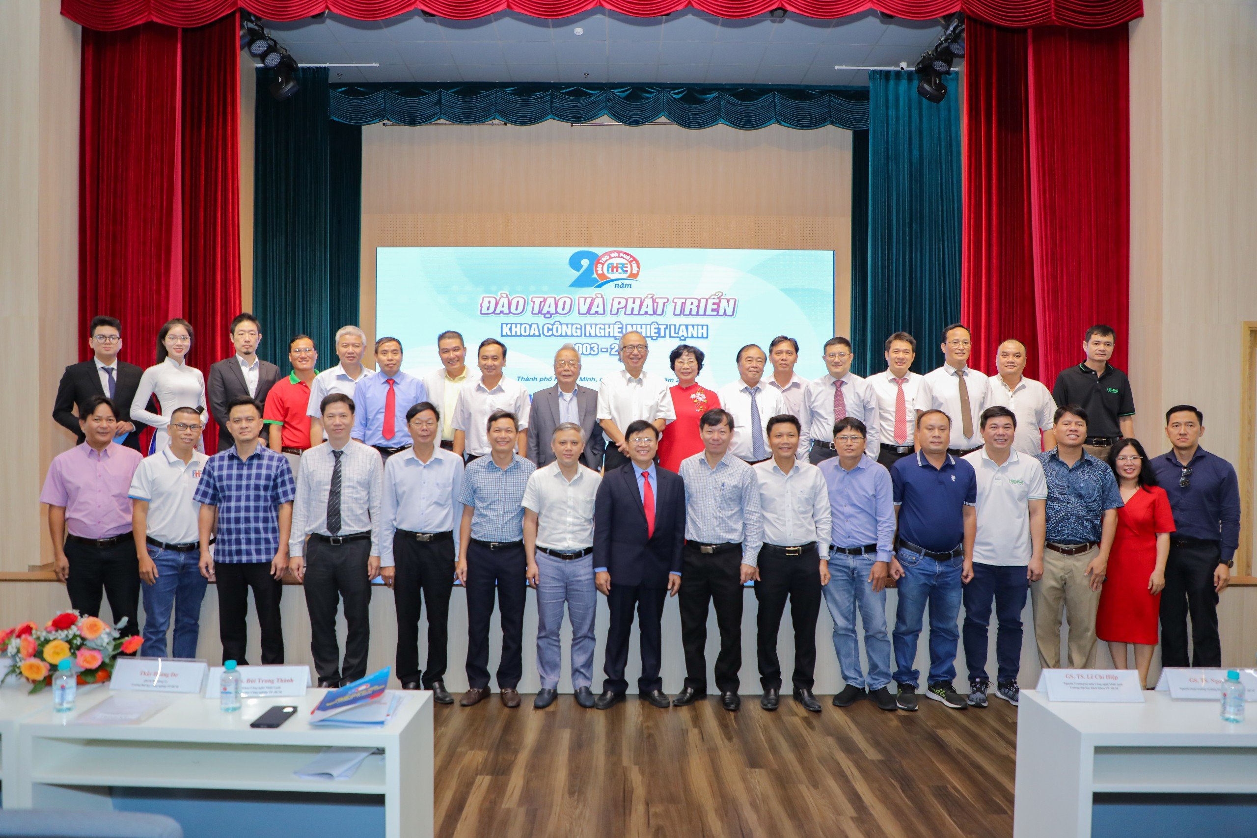 nh trao thưởng điện lạnh 7