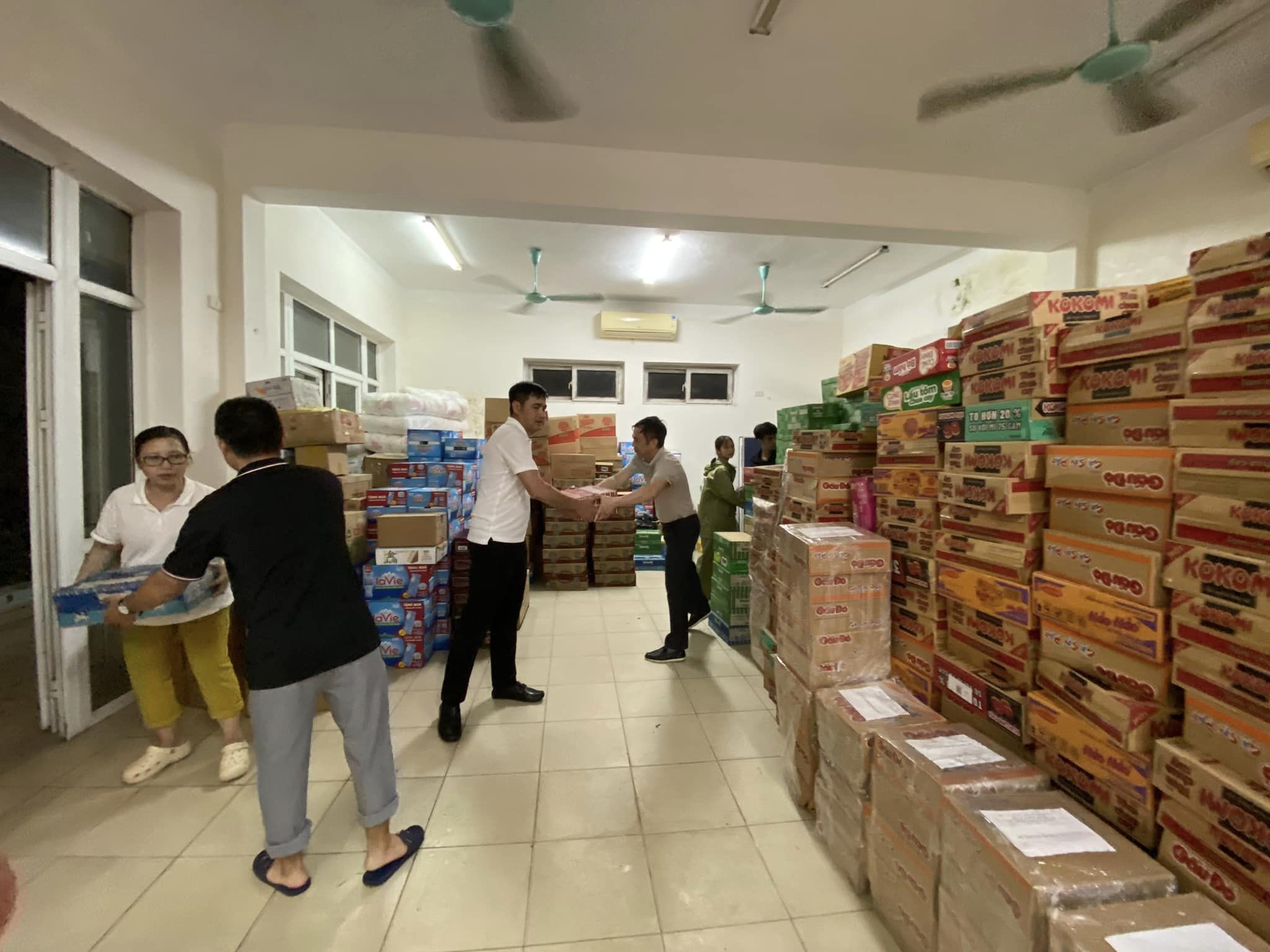 hikawa vận chuyển nhu yếu phẩm cần thiết tới bà con tỉnh Yên Bái