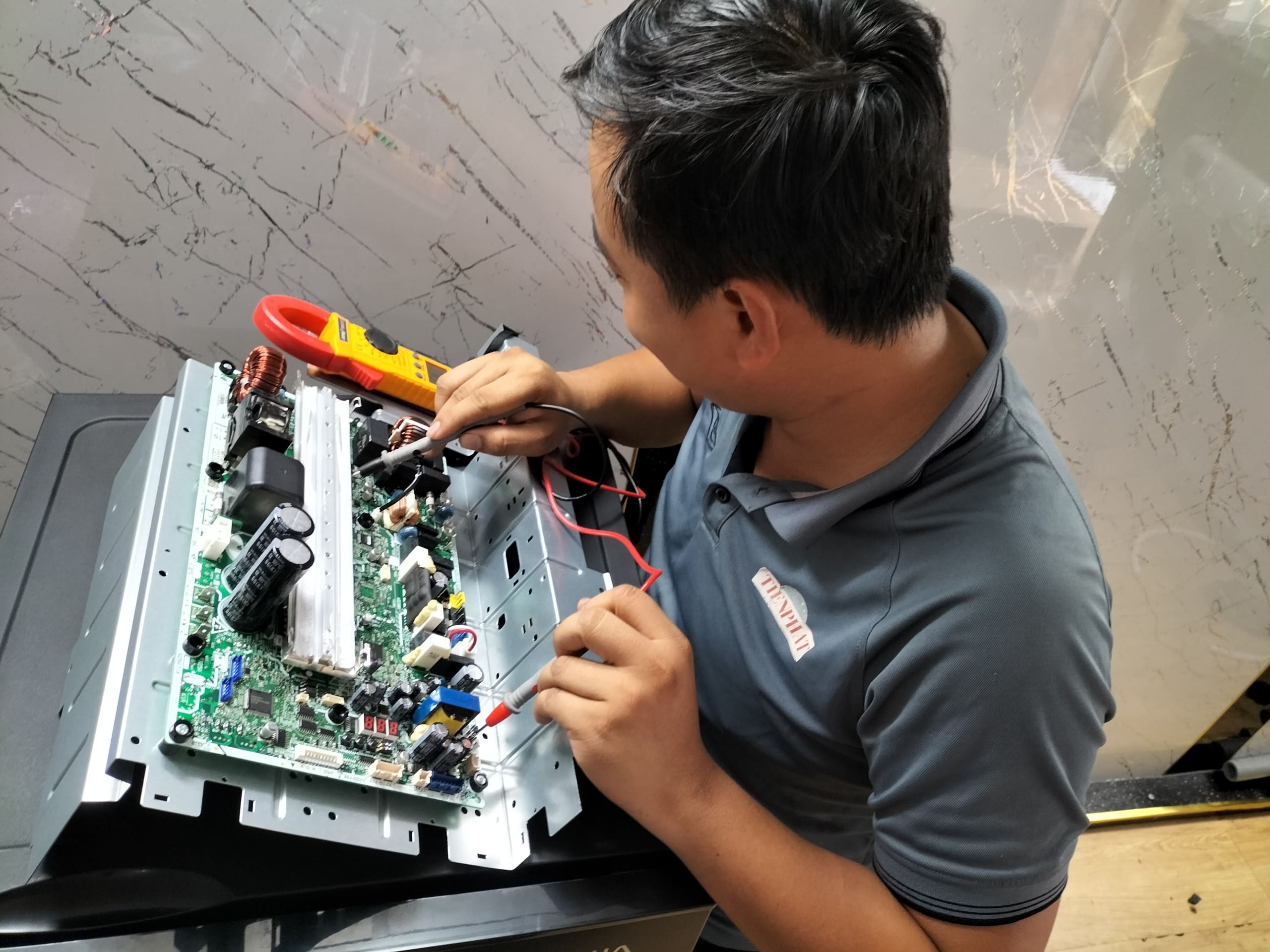 sửa chữa bo mạch cục nóng